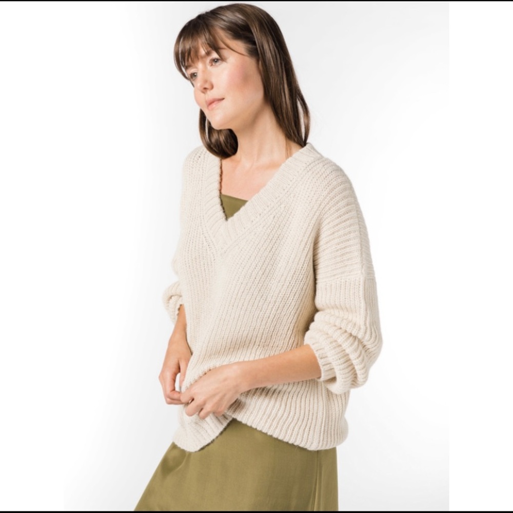 Laude the Label Tribe Alive Oversized V-Neck Sweater in Ivory